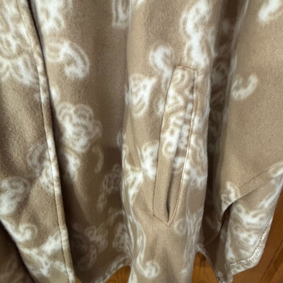 Women's Tan Button-Up Cape/Poncho - Picture 7 of 8